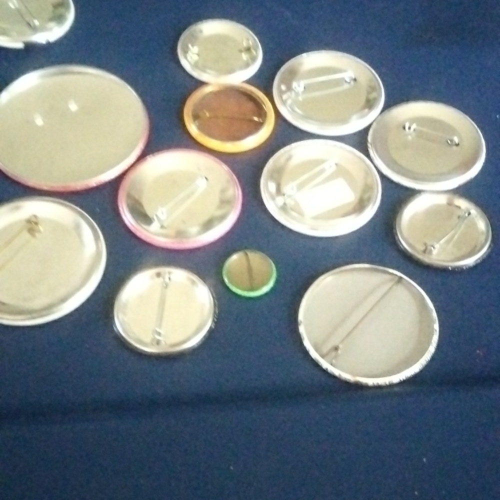 Button pins - Picture 2 of 3